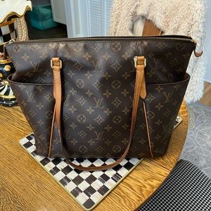 Louis Vuitton Bag _ authentic